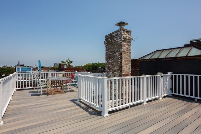 Building Photo - 38 N Bennet St