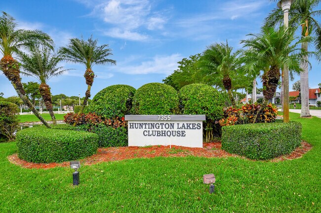 Building Photo - 14360 Strathmore Ln