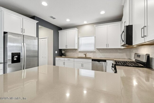 Building Photo - 542 Silver Landing Dr