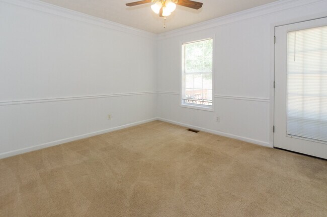 Building Photo - 5485 Forest Falls Dr