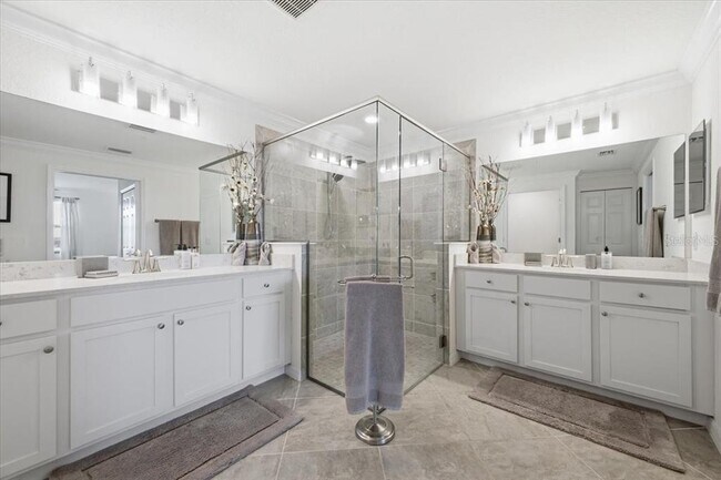 Building Photo - 10792 Tarflower Dr