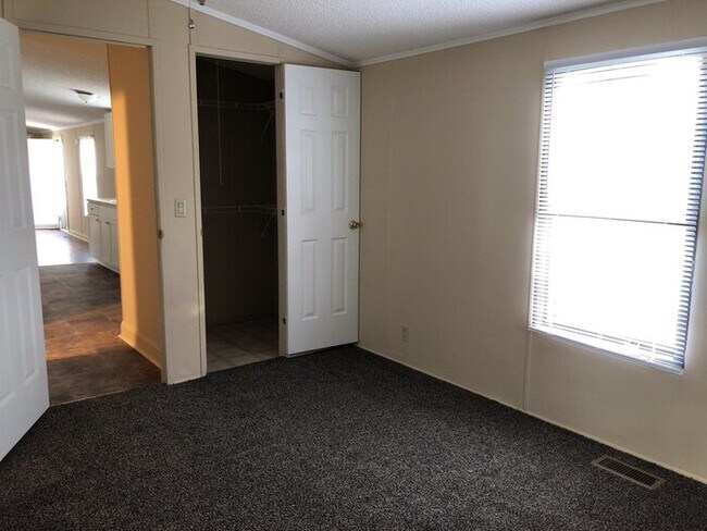 Building Photo - Home for Rent