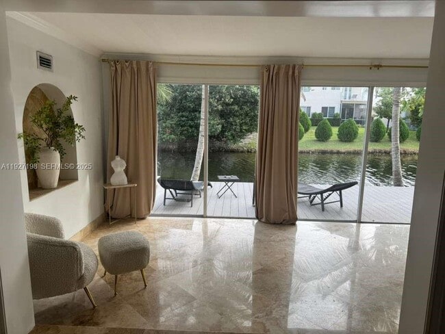 Building Photo - 332 NW 47th Ave