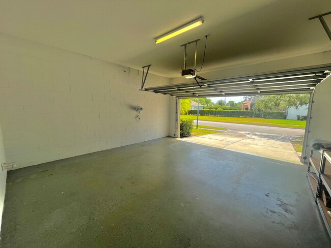 Building Photo - Spacious 4-Bed, 3-Bath Home in Guard-Gated...