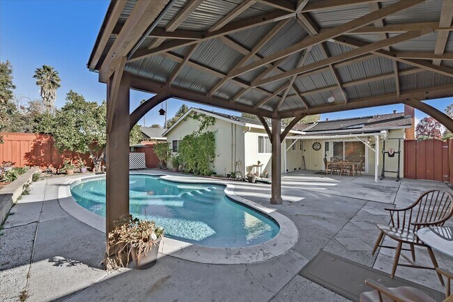 Building Photo - Beautifully Updated Single Family Home with Sparkling Pool