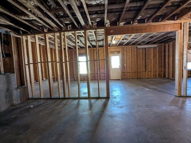 Building Photo - 2034 Britt Dr