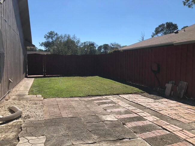 Building Photo - 8179 Crosswind Rd