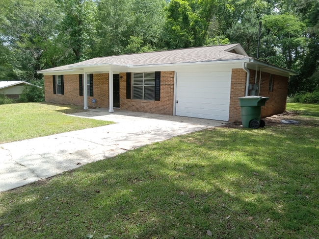 Primary Photo - 127 E Bonnie Dr