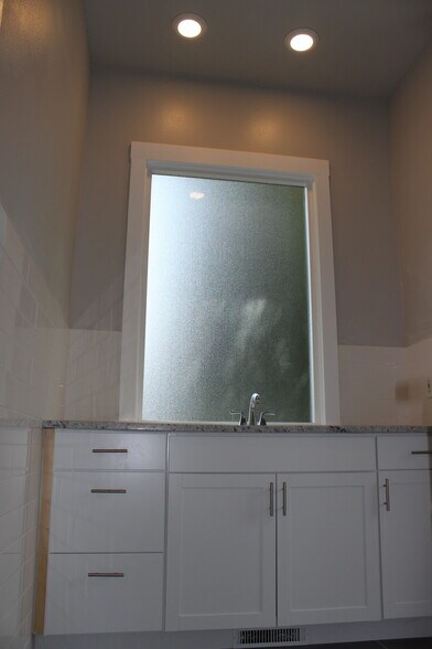 Building Photo - 514 Atwood St.