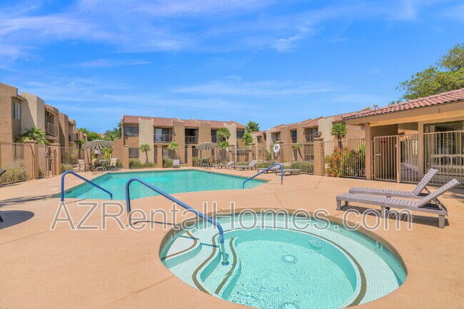 Building Photo - 1111 E University Dr