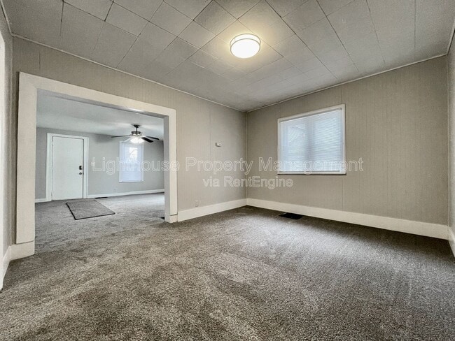 Building Photo - 1011 Quarry Ave NW