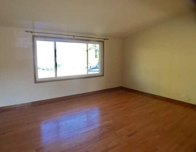Living Room - 1402 Altamont St