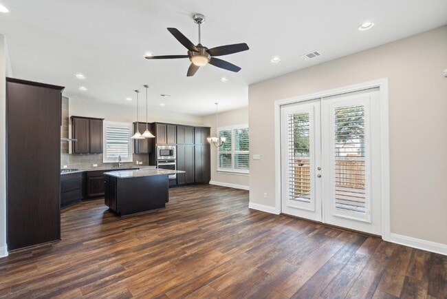 Building Photo - 3805 Wales Ct