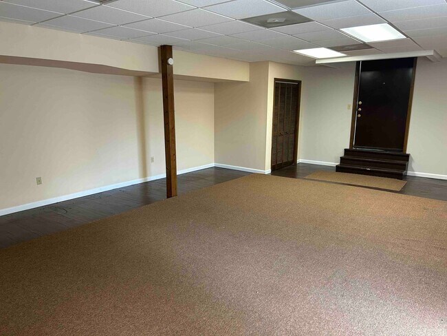 Building Photo - Large Apartment Above Commercial Building