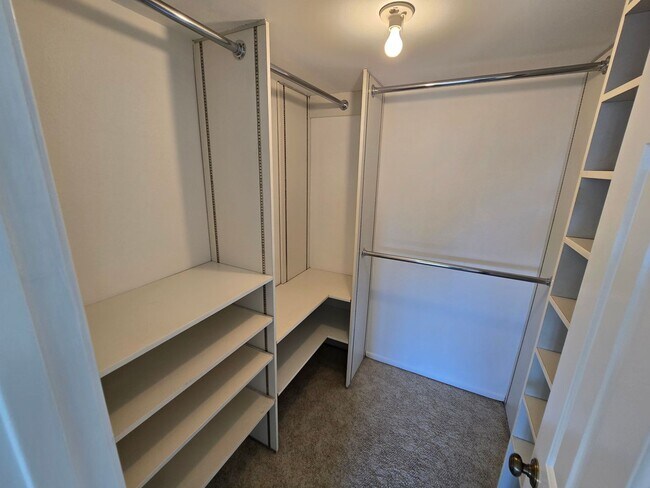 Building Photo - 2 Bed, 2.5 Bath Townhome in Pacific Beach