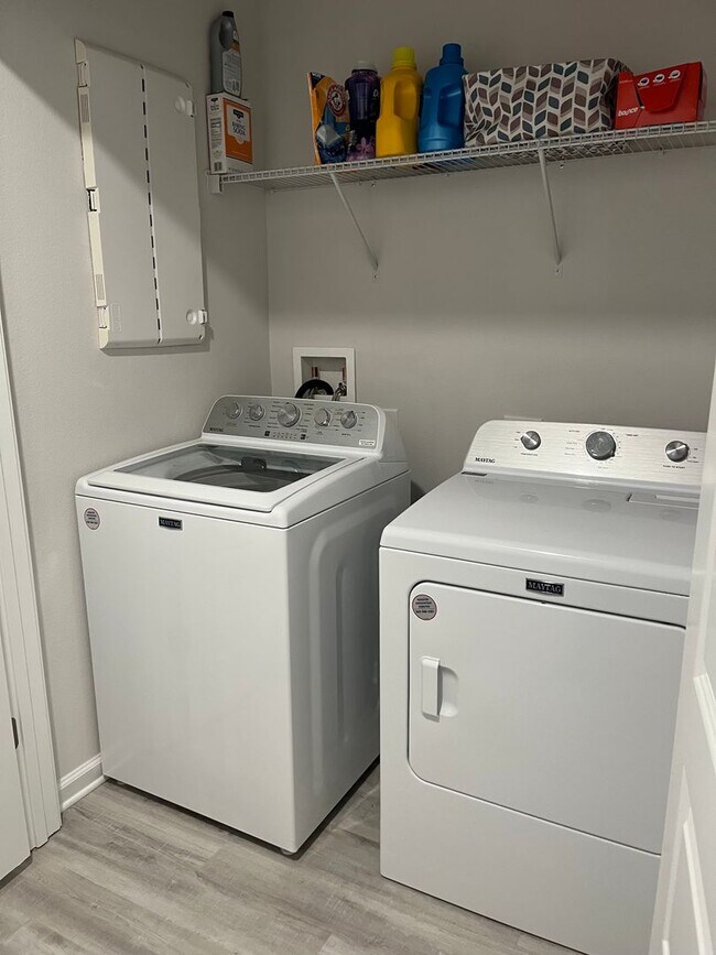 Building Photo - Modern & Efficient Home in the Amenity Rich LIBERTY Community! *1/2 OFF 1st Month's Rent & Securi...