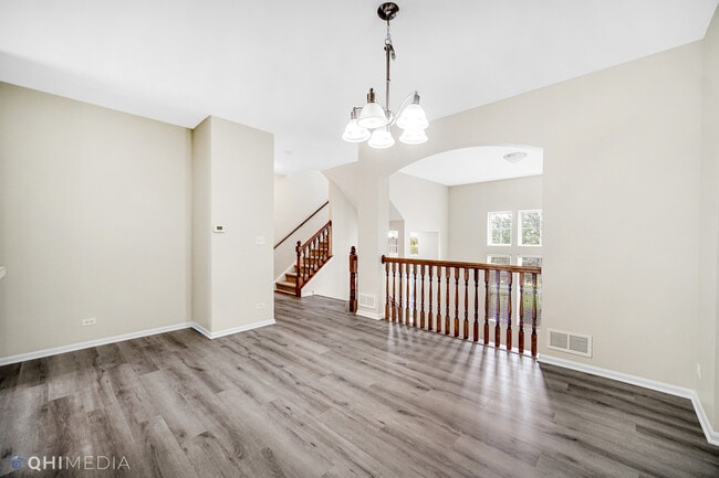 Building Photo - 611 Grosvenor Ln