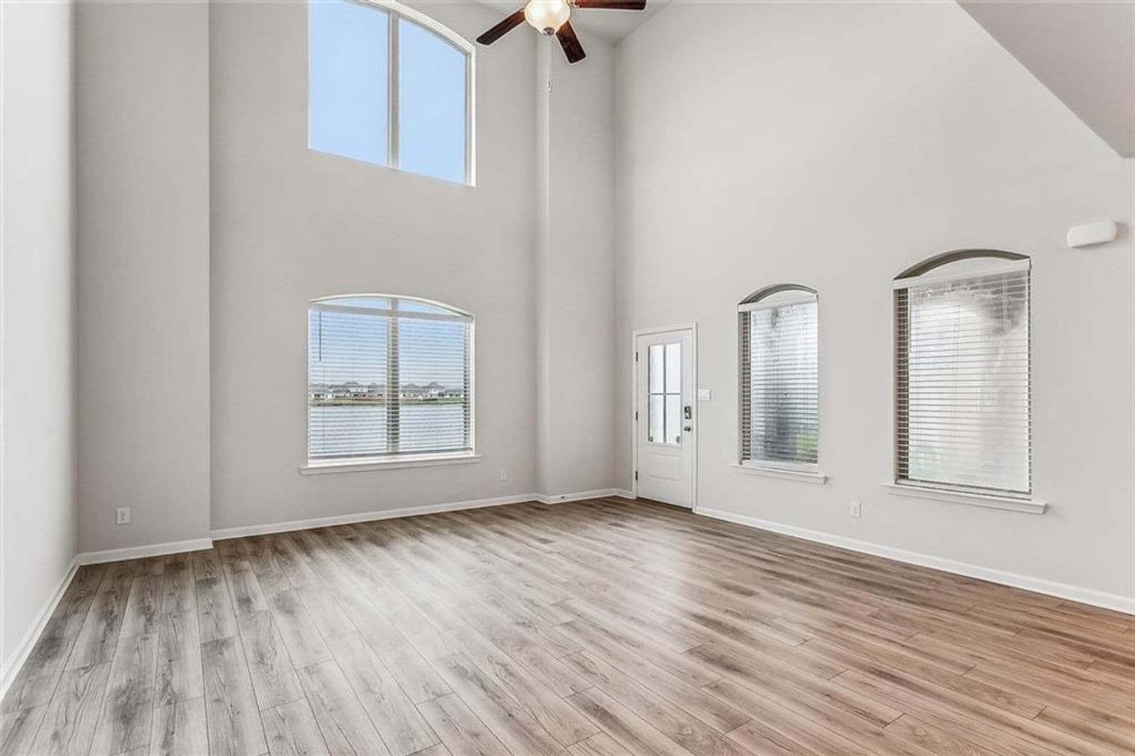 Building Photo - 789 Pelican Bay Dr