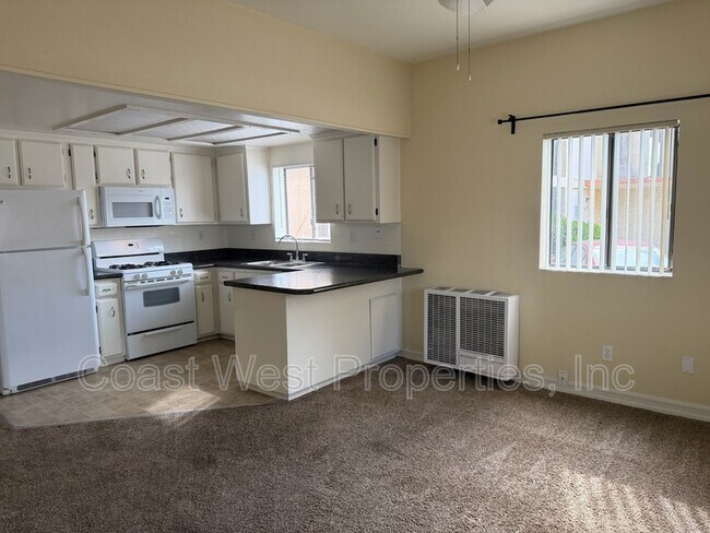 Building Photo - 4695 Bancroft St