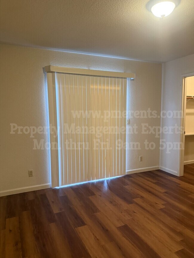 Building Photo - 8824 Fox Creek Dr