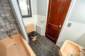 Building Photo - 259 Woodbine Ave