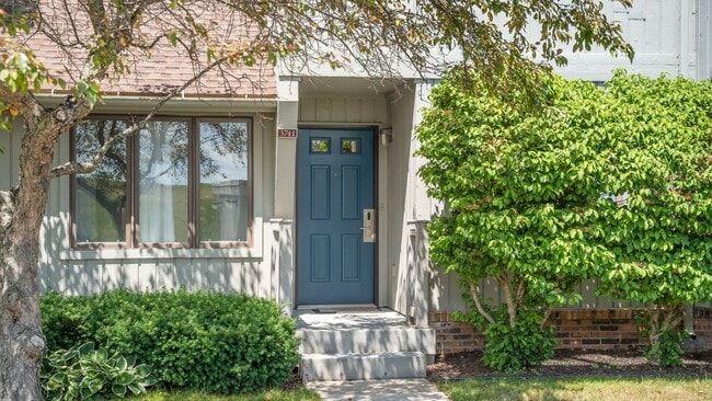 Building Photo - For Rent: Beautiful 2 Bedroom, 2 Bathroom ...