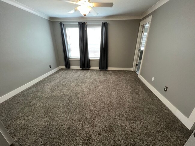 Building Photo - 4 Bedroom Home w/ Office and 3 Car Garage