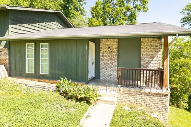 Building Photo - 901 Forest Dale Ln