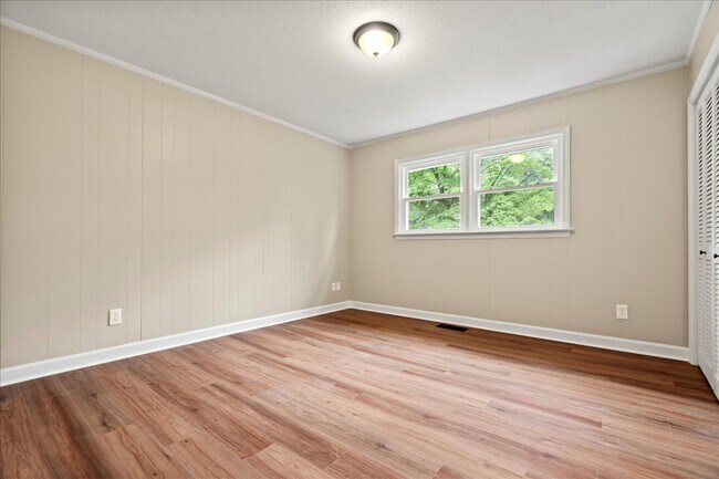 Building Photo - 511 Arbor Dr