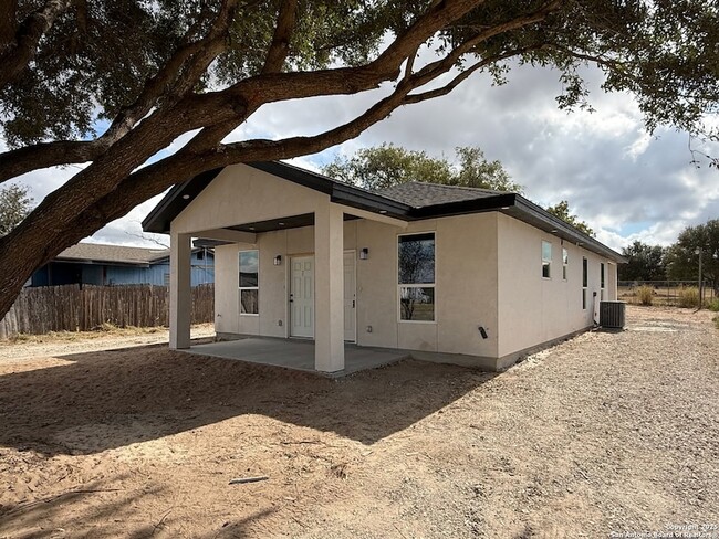 Primary Photo - 3274 I-35