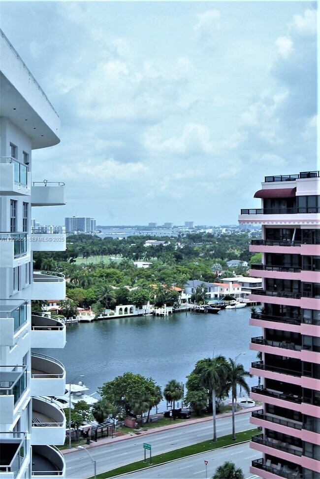 Building Photo - 5161 Collins Ave