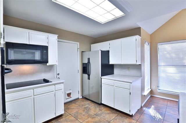 Building Photo - 4025 Inverrary Dr