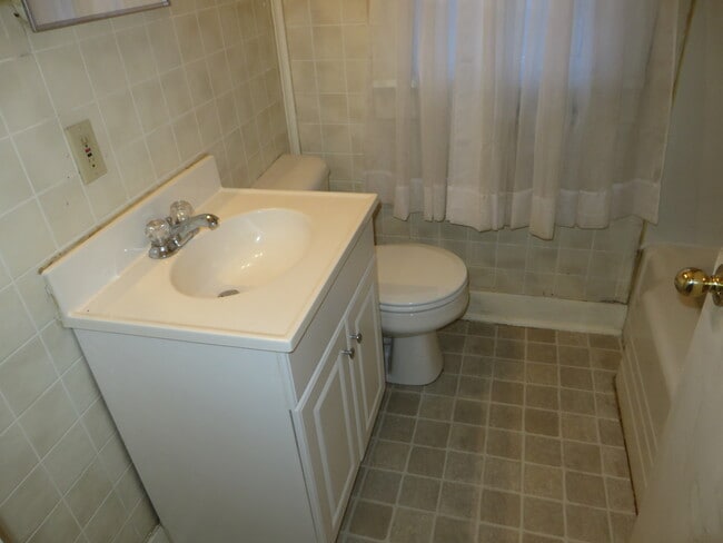 Building Photo - 1114 Rockhill St