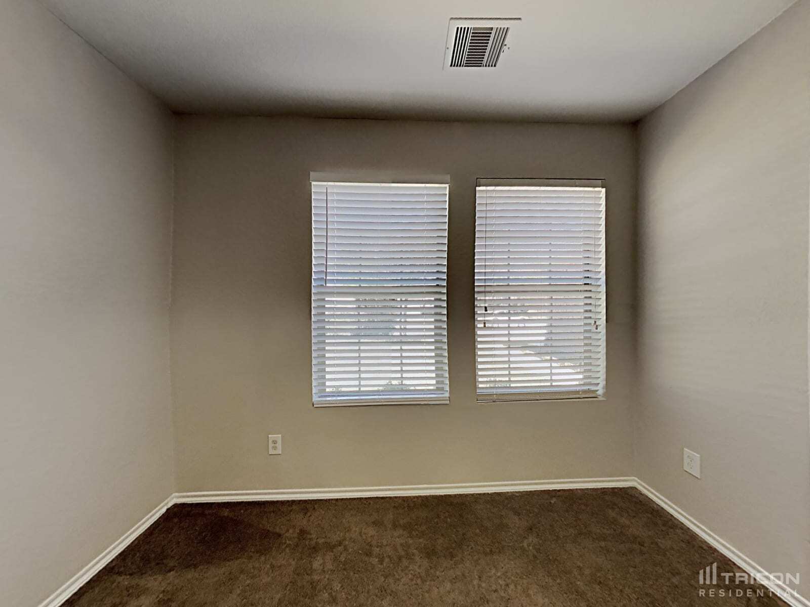 Building Photo - 814 Lightningbug Ln