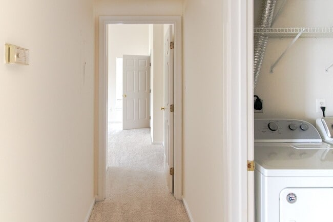 Building Photo - 7505 Calderon Ct