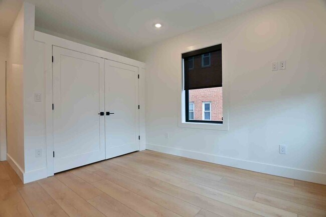 Building Photo - 2641 4th St NE