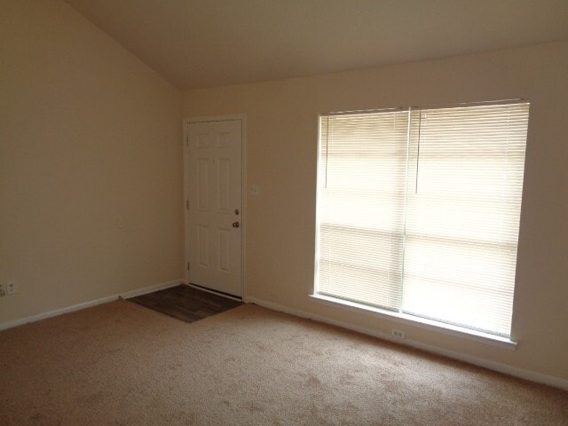 Building Photo - 701 Foster Dr