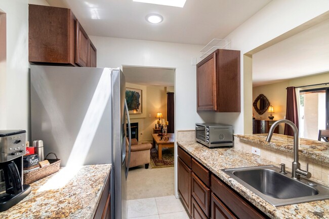 Building Photo - Dream Casita in Hope Ranch!