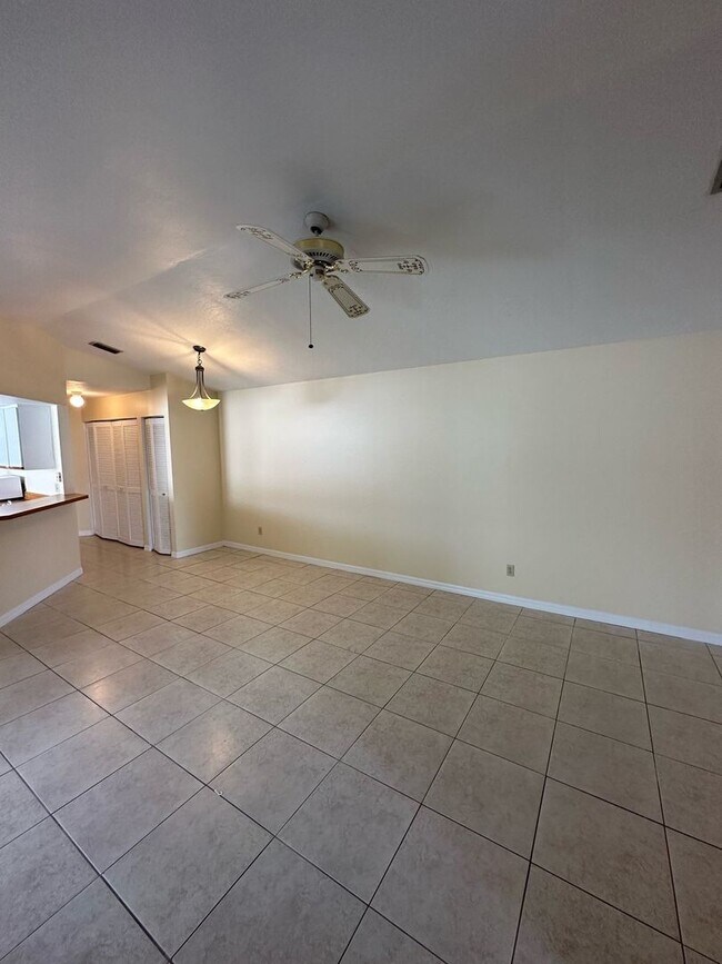 Building Photo - 2BD / 2BA SUNTREE VILLA HOME