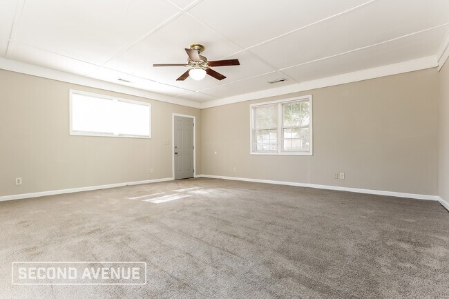 Building Photo - 2053 Chestnut Log Dr