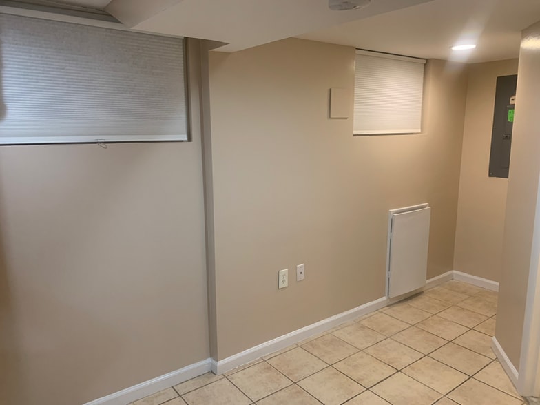 Building Photo - 1730 Lang Pl NE