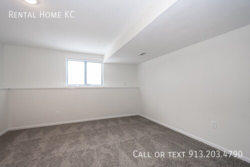 Building Photo - 7920 W 113th Terrace