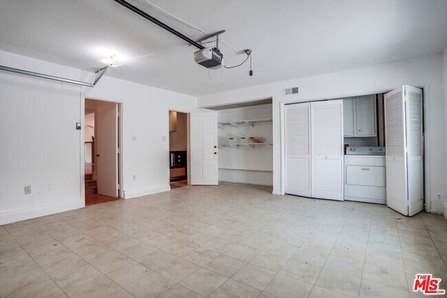 Building Photo - 7230 W 90th St