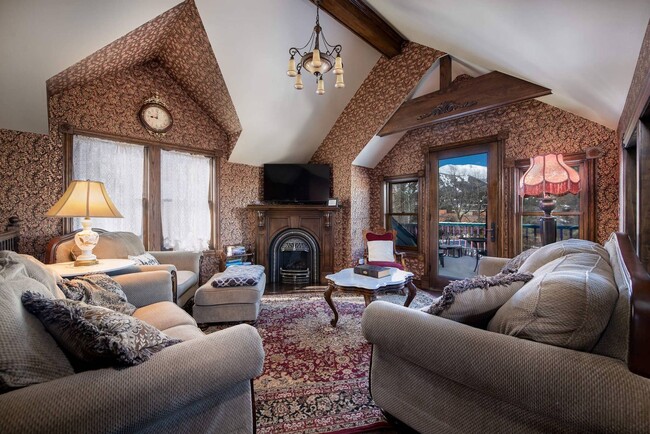 Building Photo - 301 S French St