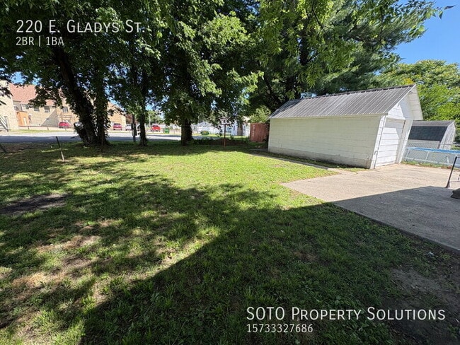 Building Photo - 220 E Gladys St