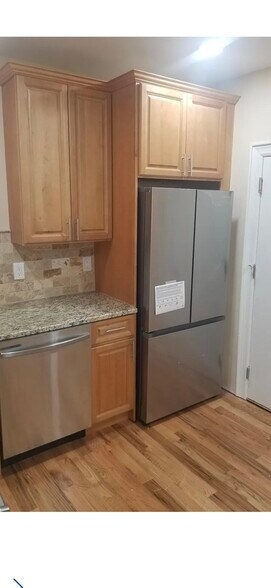 Building Photo - 489 Norwood St