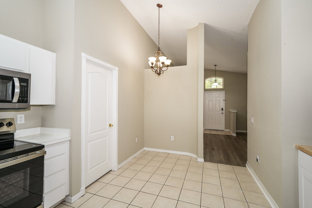 Building Photo - 402 Sonoma Dr