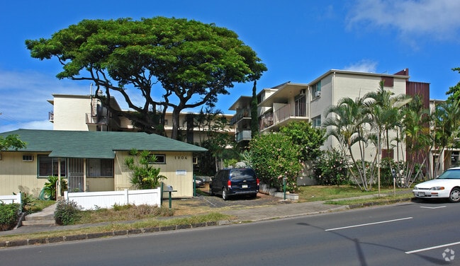 Primary Photo - University Court Aoao