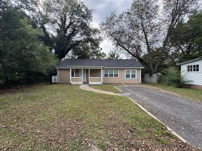 Building Photo - Updated 3/2 House across Shorter Universit...