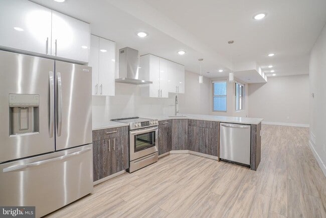 Building Photo - 2222 Frankford Ave